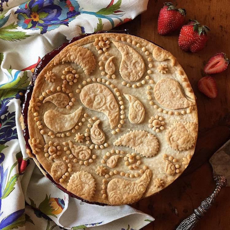 Paisley Design Pie Crust