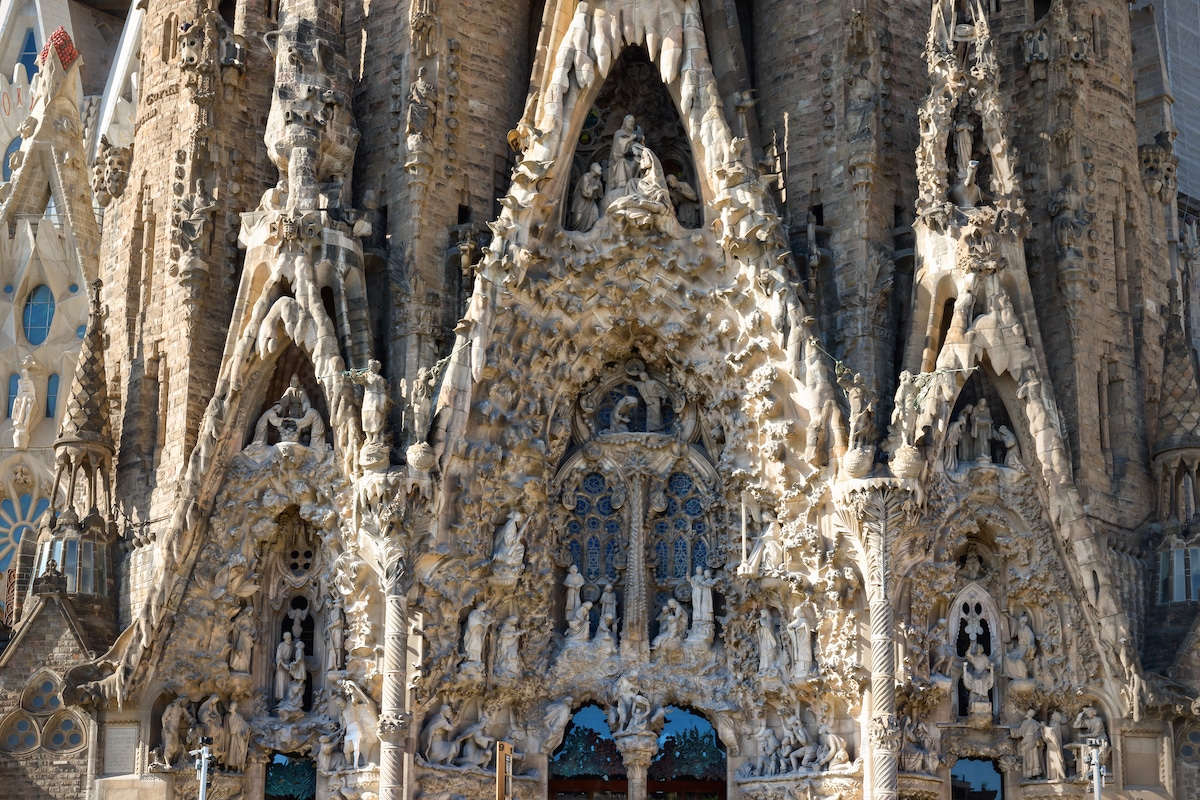 Details on Gaudi's La Sagrada Familia