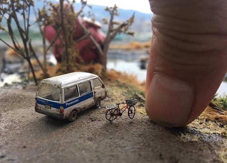 Diorama Artist Hand-Crafts Realistic Miniature Worlds