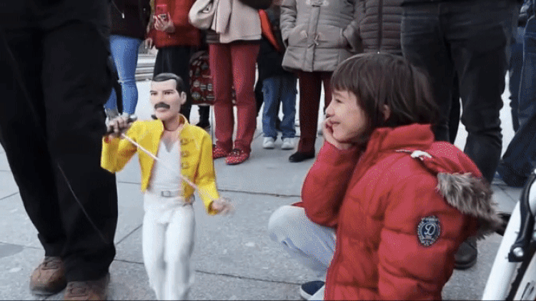marioneta de Freddie Mercury