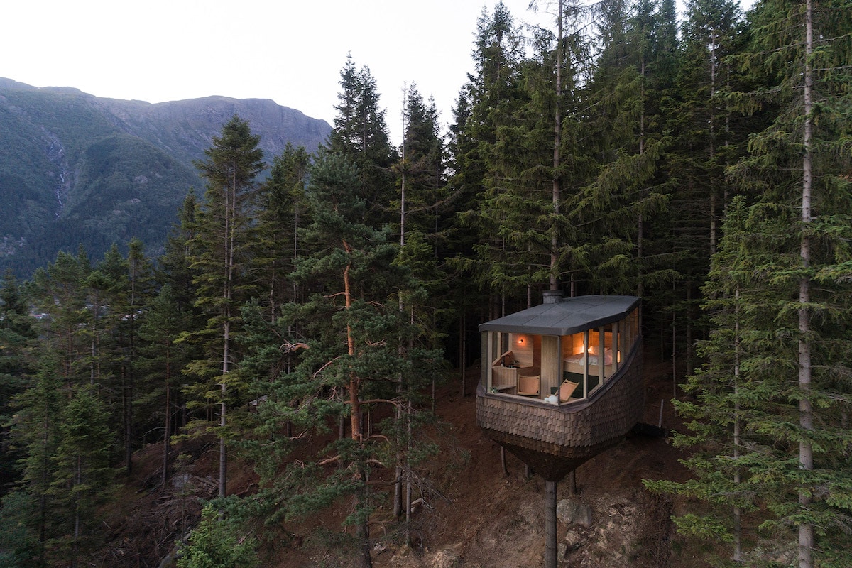 'Woodnest' Cabin Is a Tiny Self-Supported Tree House in This Norwegian Forest