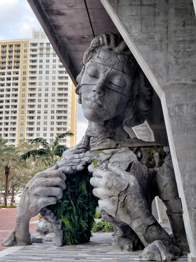 Artist Daniel Popper Places Public Sculpture "Thrive" in Fort Lauderdale