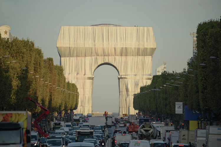 Arc de Triomphe Wrapped par Christo et Jeanne Claude