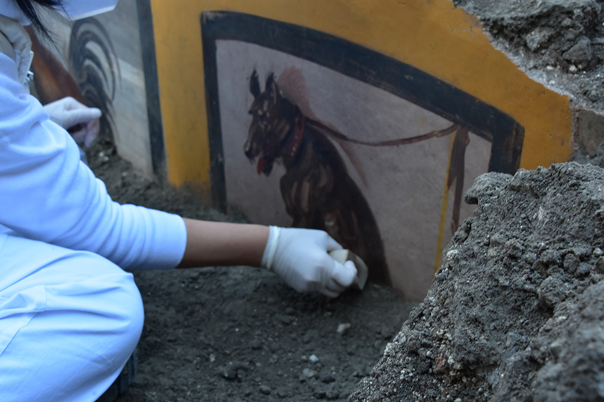 Archaeologists Unearth an Incredibly Well-Preserved Food Stall in Pompeii