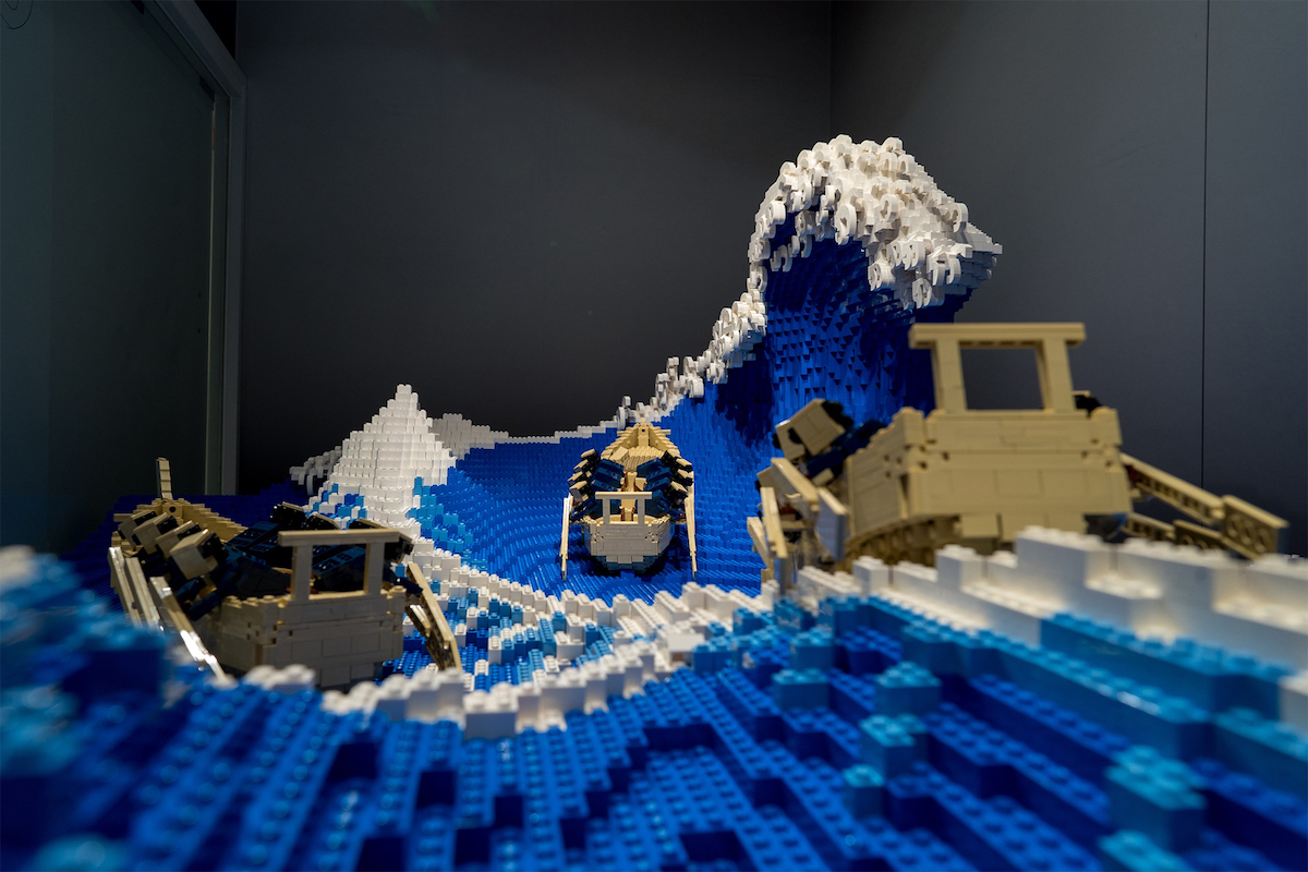 Escultura de LEGO de La gran ola por Jumpei Mitsui