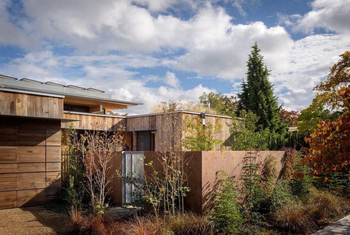 Architects Design a Net-Zero Nature Retreat in Seattle Suburb