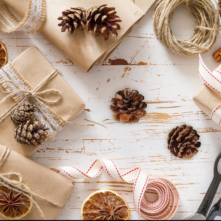 Acorns - 20+ Awesome Items to Complete Your Rustic Christmas Aesthetic