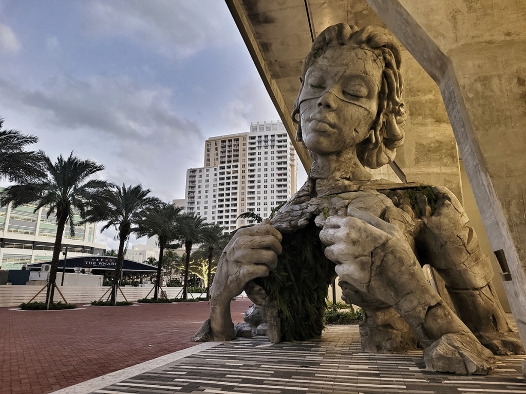 Artist Daniel Popper Places Public Sculpture "Thrive" in Fort Lauderdale