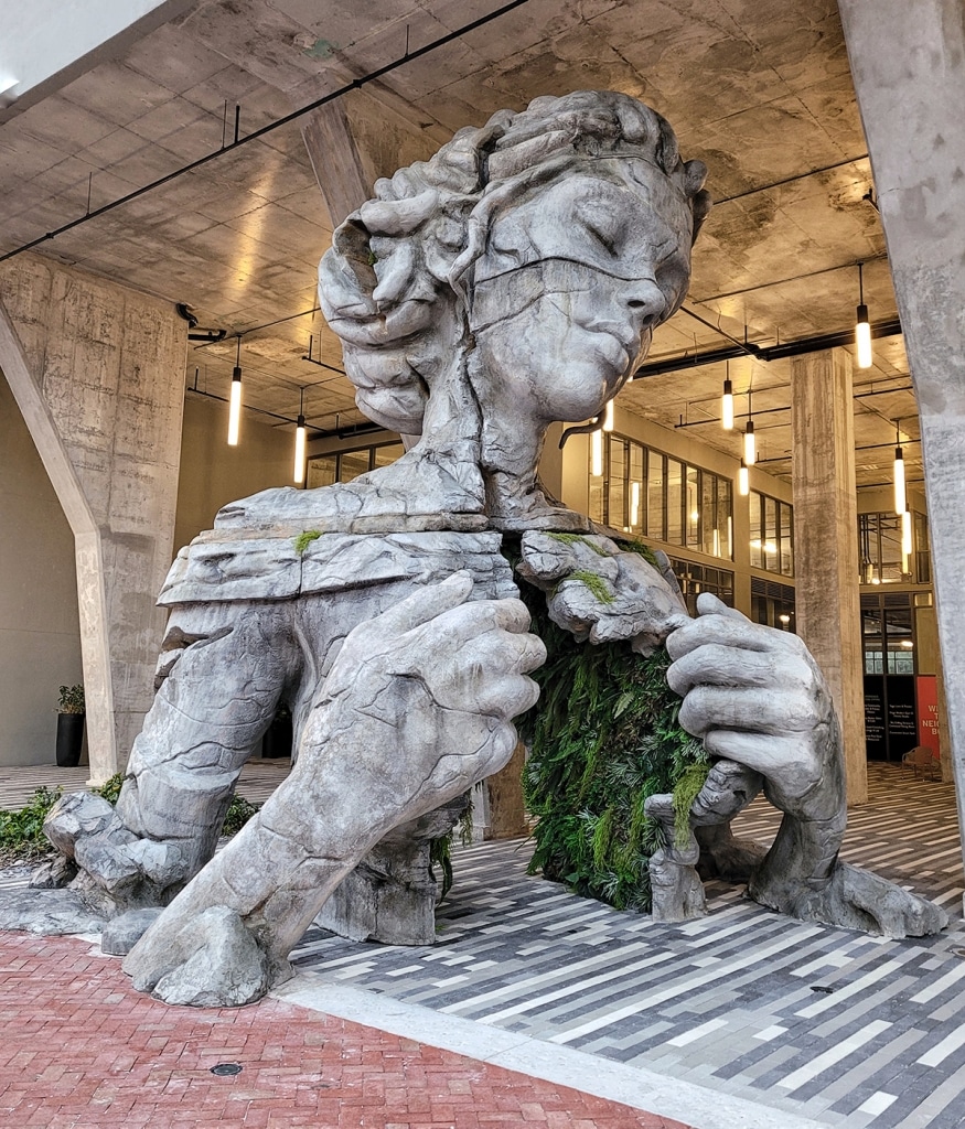 Artist Daniel Popper Places Public Sculpture "Thrive" in Fort Lauderdale