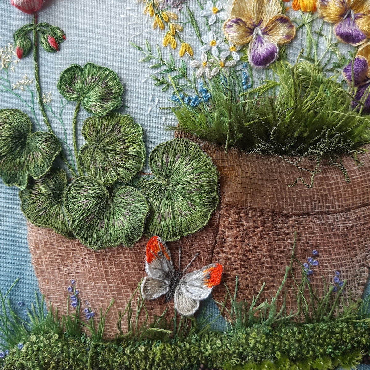 Miniature Worlds Full Of Texture Come To Life In These 3D Embroideries