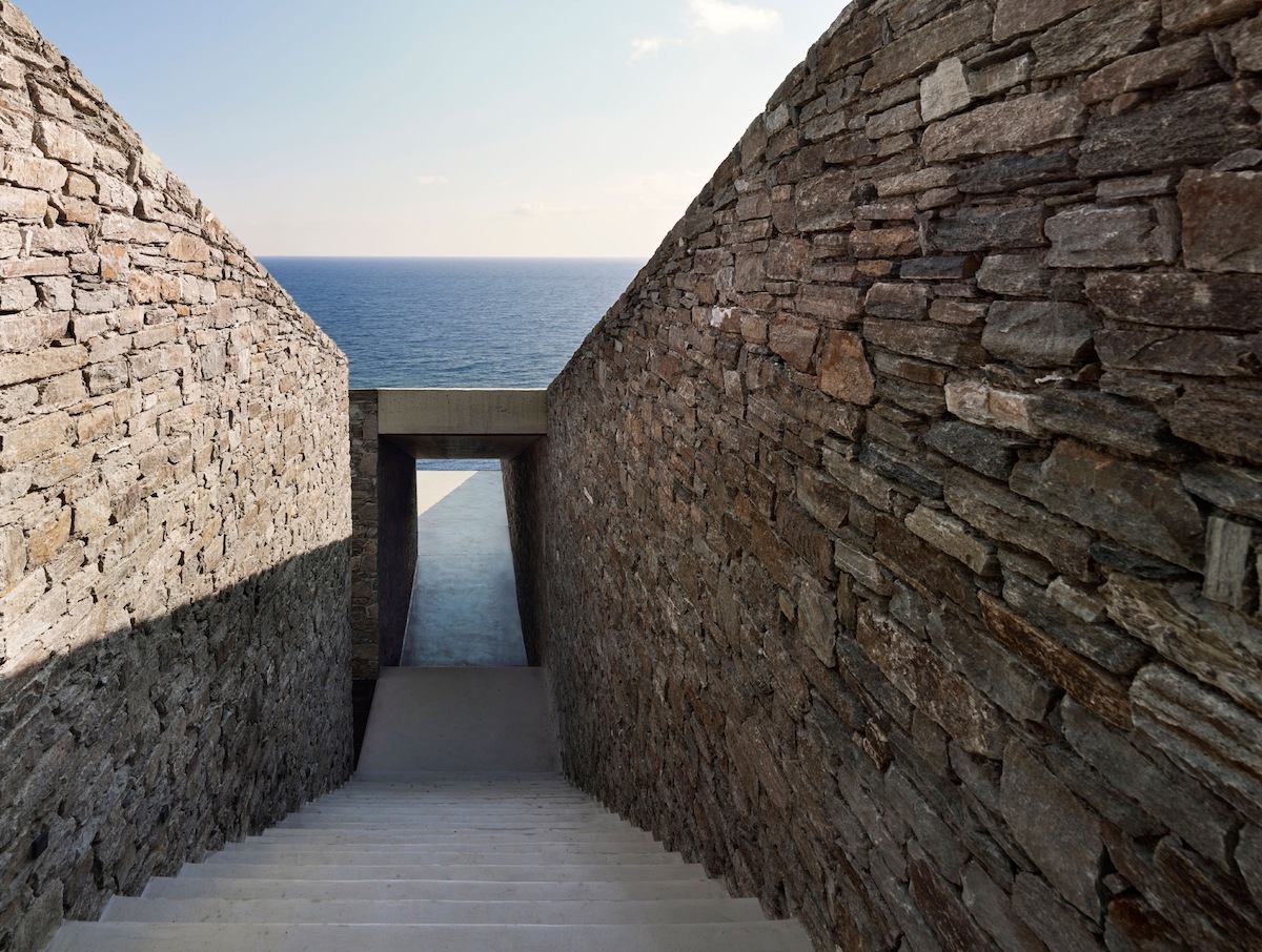 NCaved House Is Embedded In This Serifos Island Cove