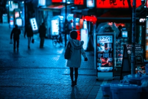 Photographer Aishy Captures Cyberpunk Scenes on the Streets of Tokyo