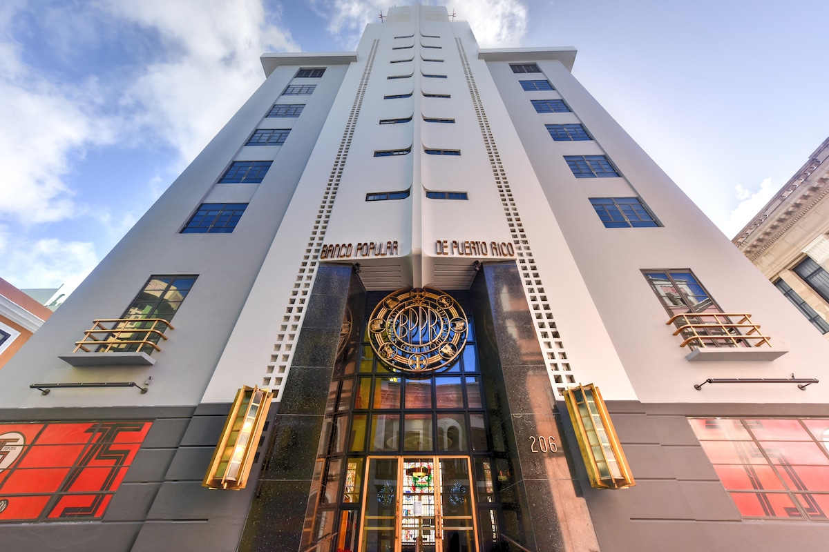 5 Incredible Buildings That Embody the Vintage Glamour of Art Deco Architecture