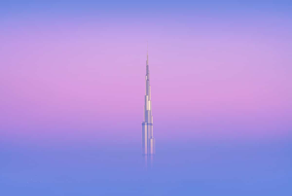 Dubai en la niebla por Albert Dros