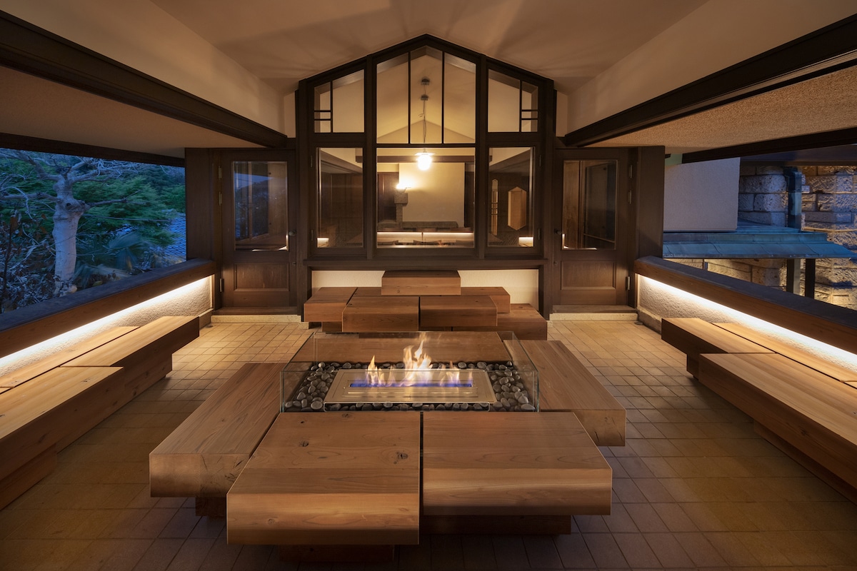 Architect’s Transform One of Frank Lloyd Wright’s Iconic Prairie Style Villas Into a Hotel