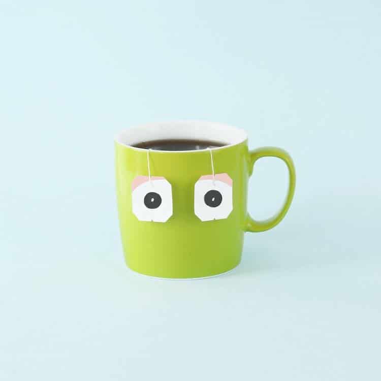 taza con ojos