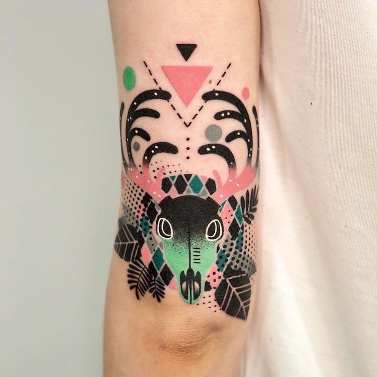 Tatuajes abstractos de animales por Hen