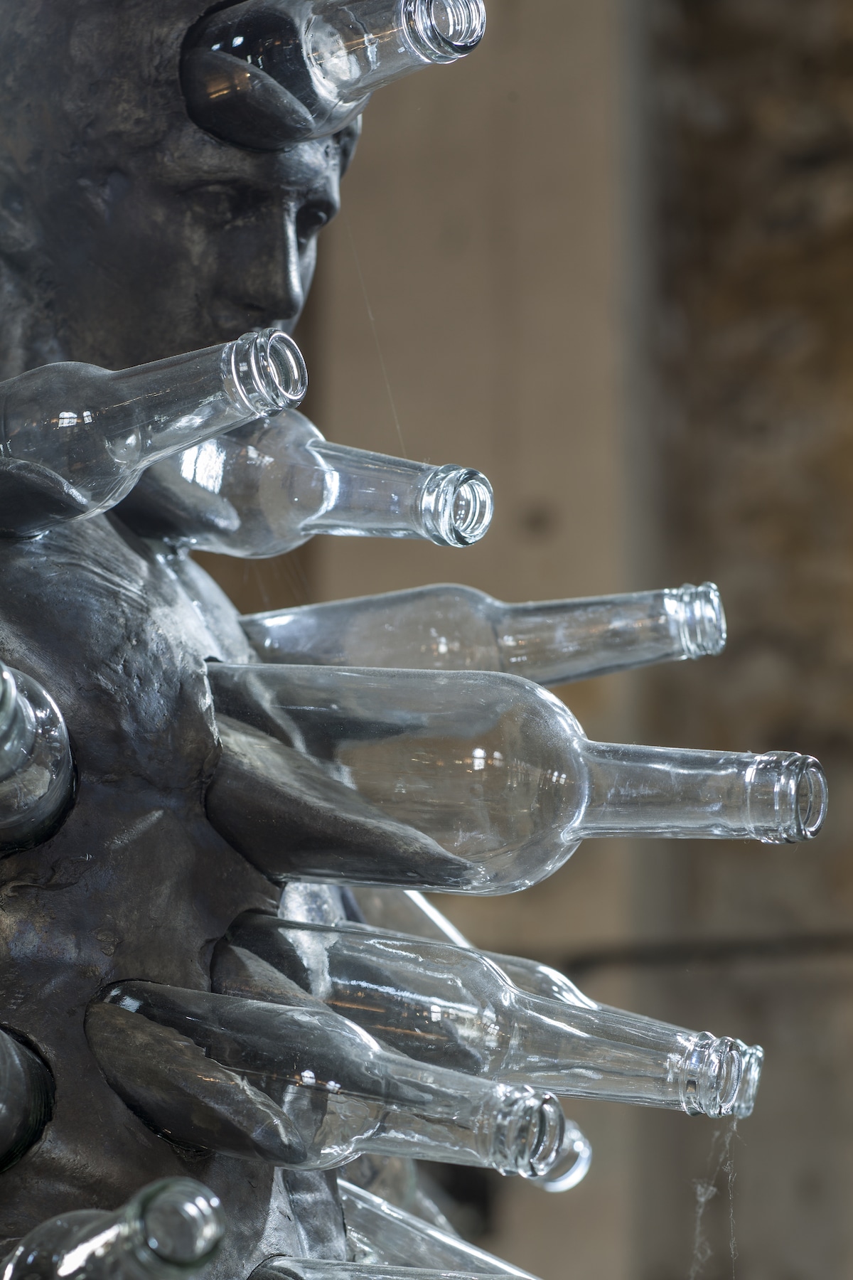 Esculturas conceptuales de bronce y vidrio de Thomas Lerooy