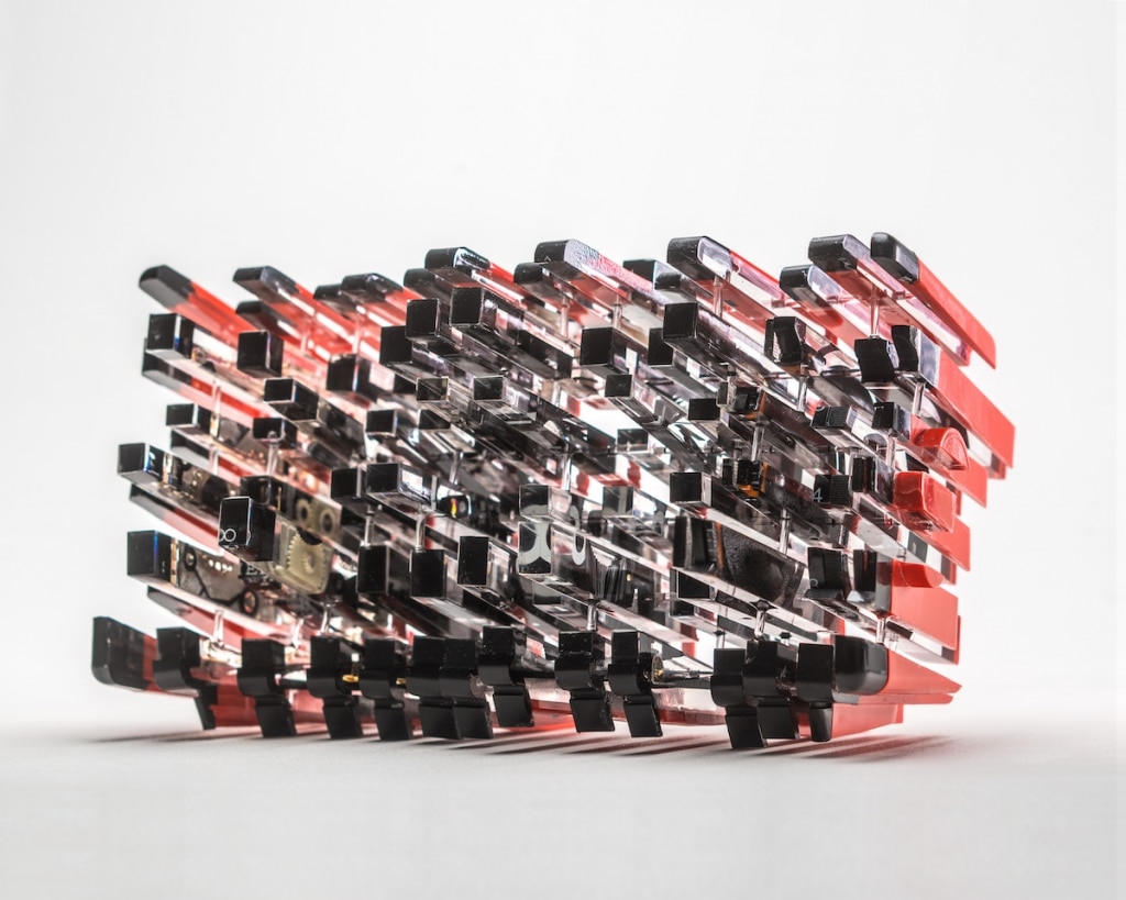 Ordinary Objects Sliced and Reborn as Fragmented Sculptures