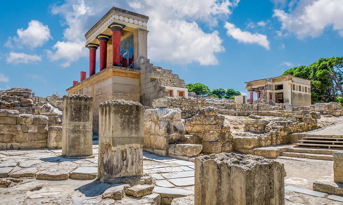 This Minoan Palace Has The Oldest Throne Room In Europe