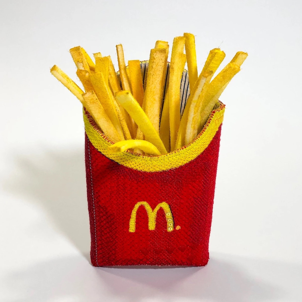 Frites McDonald's brodées 