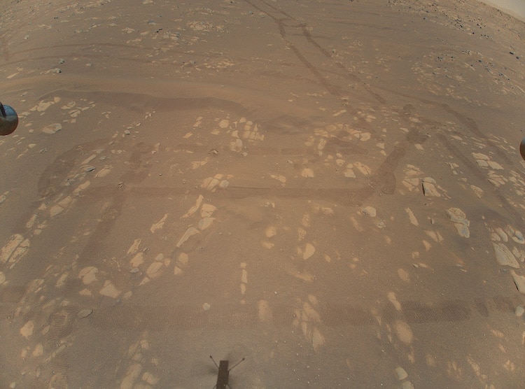 Première photo aérienne en couleur de Mars