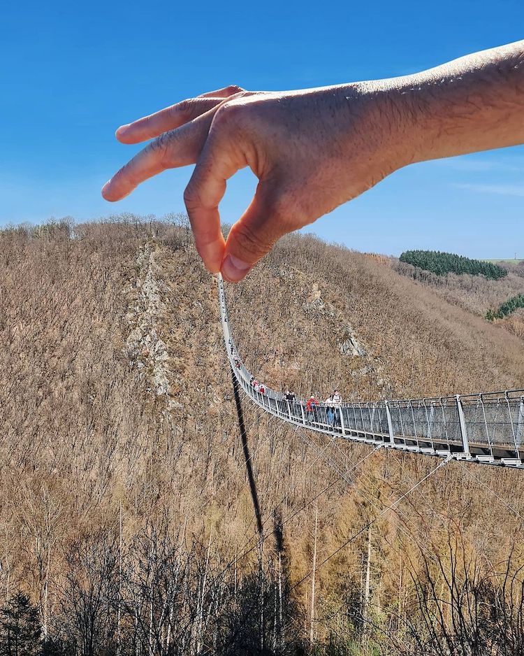 Forced Perspective Photography by Hugo Suíssas