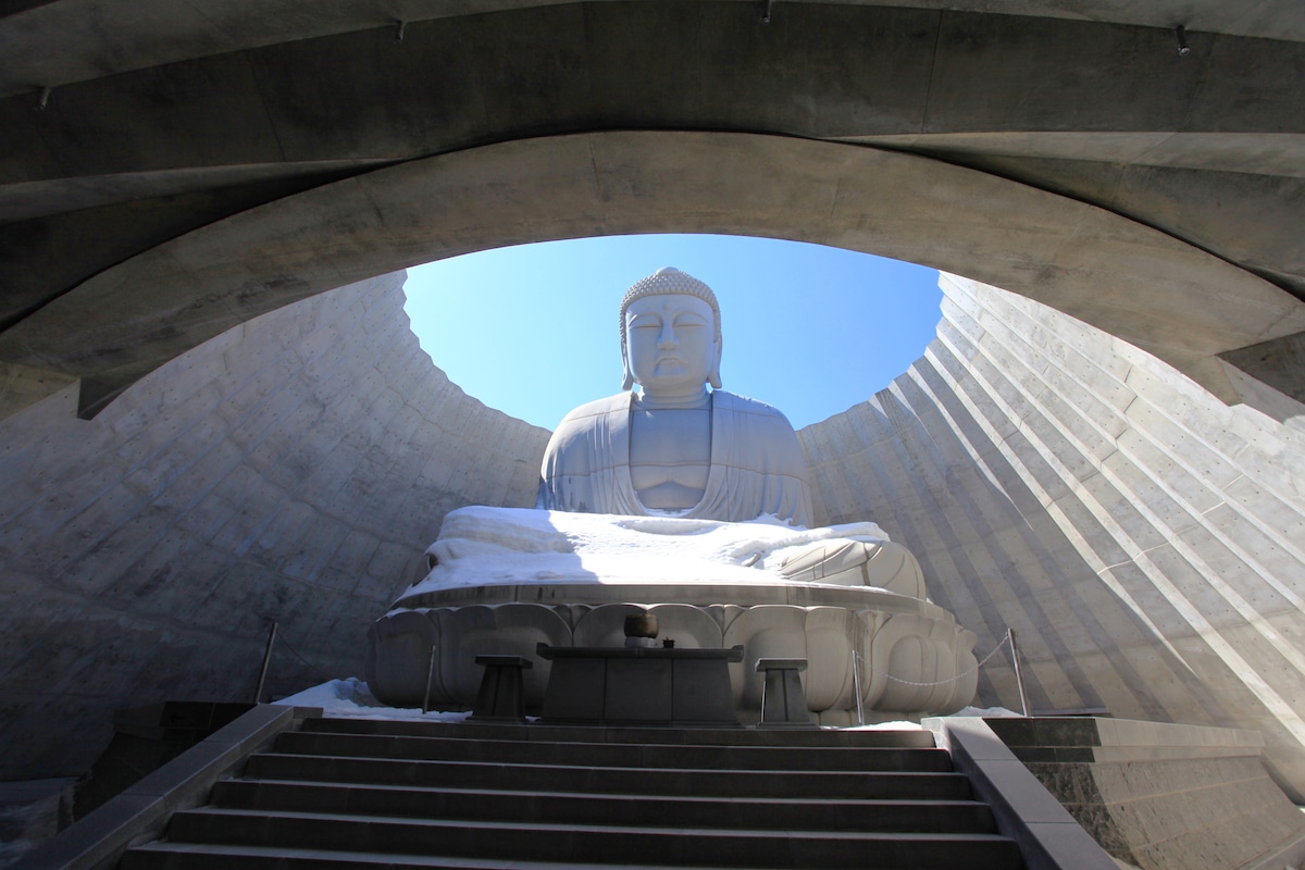 The Architecture of Tadao Ando - 10 Dramatic Buildings by the Master of Light and Concrete