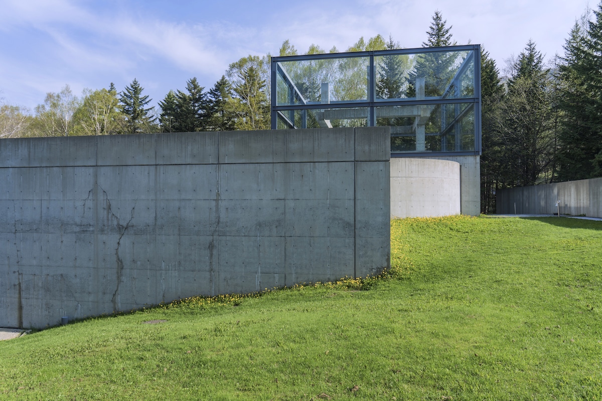 The Architecture of Tadao Ando - 10 Dramatic Buildings by the Master of Light and Concrete