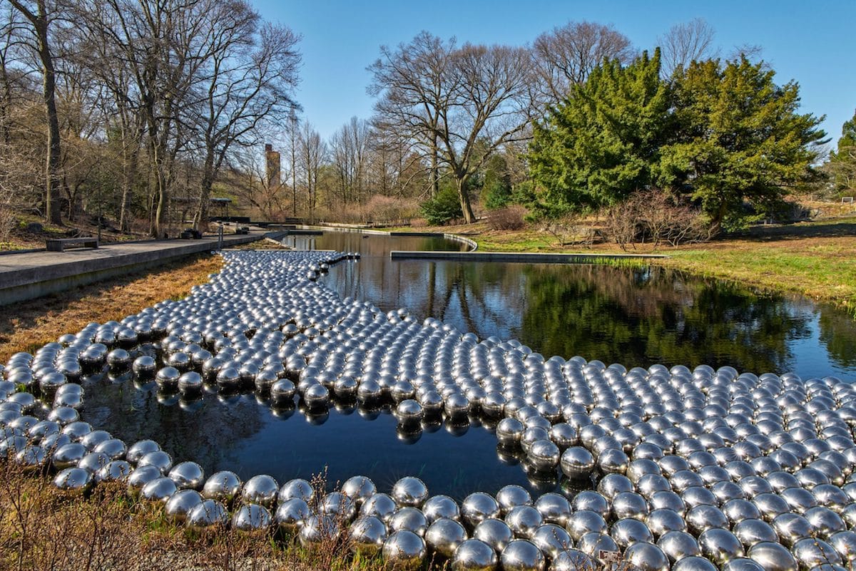 Exposición de Yayoi Kusama en el Jardín Botánico de Nueva York