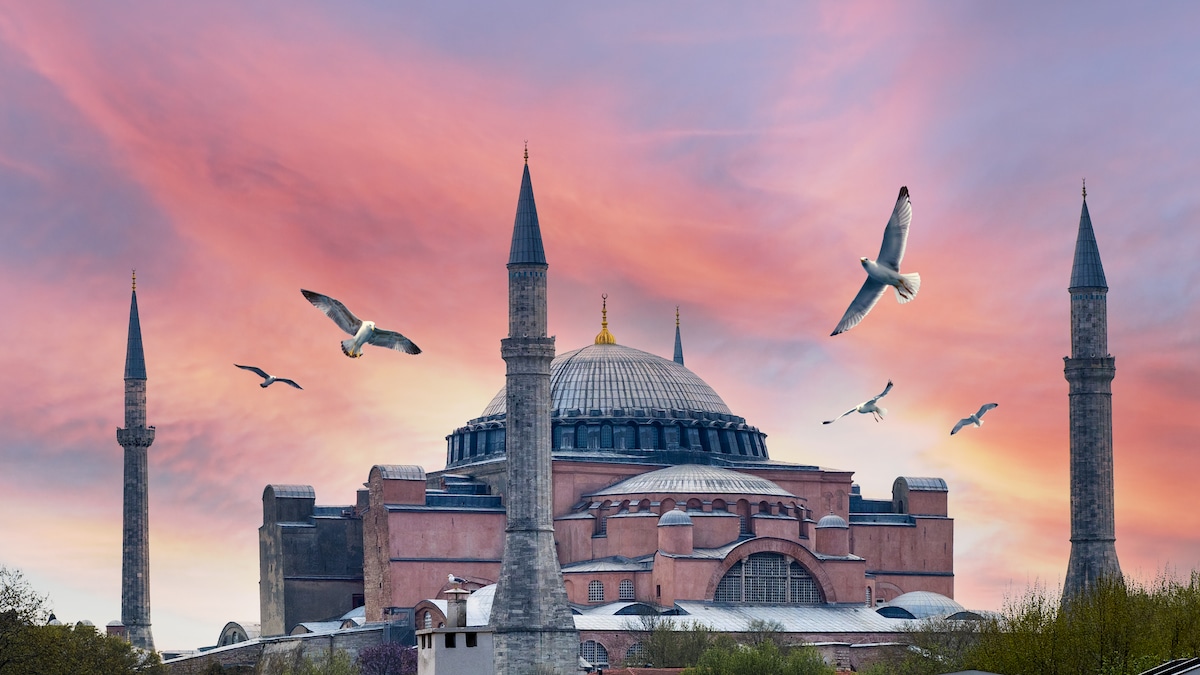 Elevated Domes in Hagia Sophia