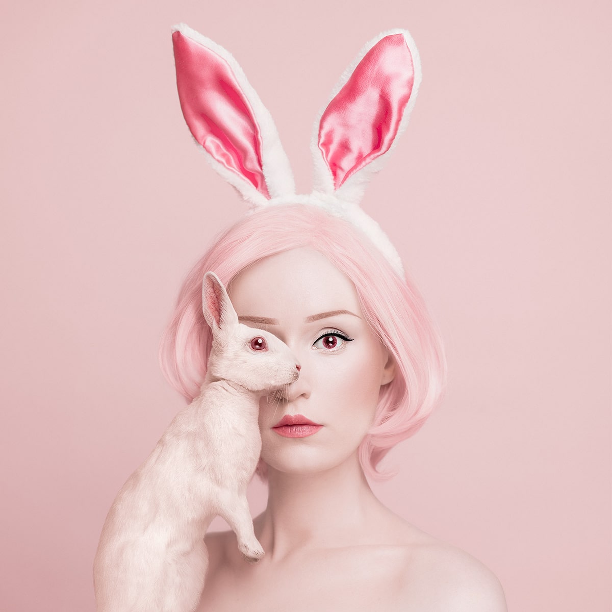 Flora Borsi Sharing an Eye with a Bunny