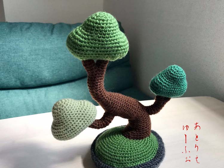 Bonsai knitted by Euph workshop