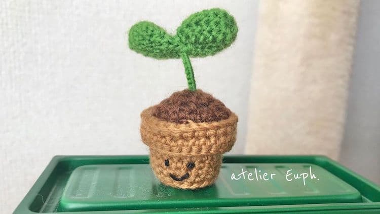 Plant knitted by Euph workshop