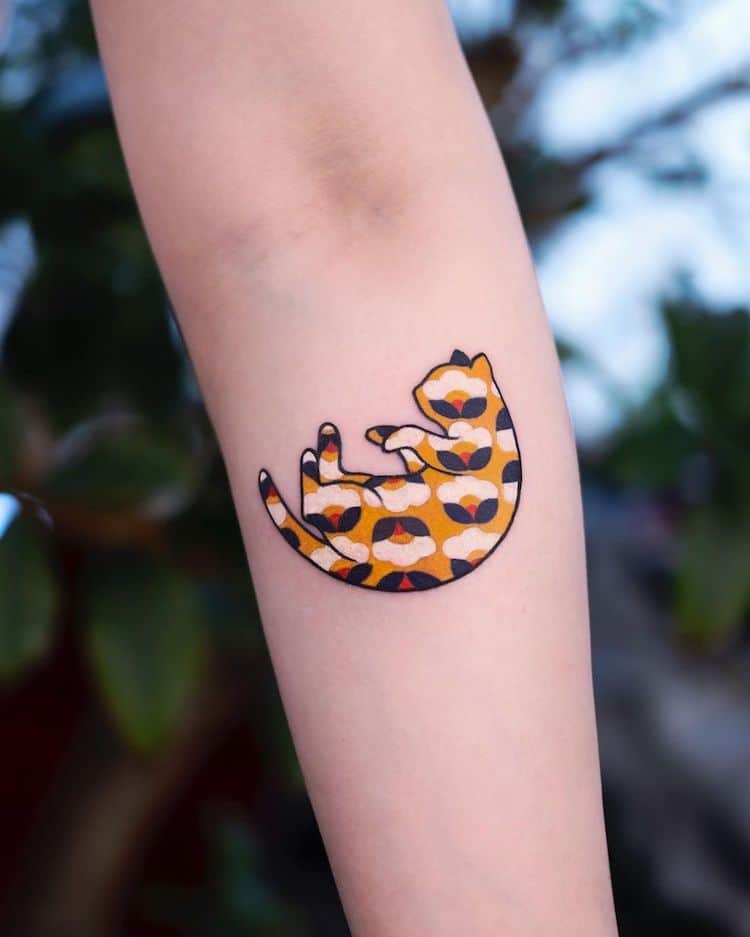 Ces Tatouages Parfaitement Dessines Ressemblent A Des Stickers