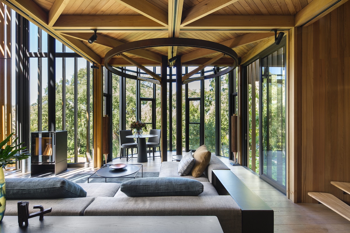 Living Space in Cape Town Treehouse by Malan Vorster