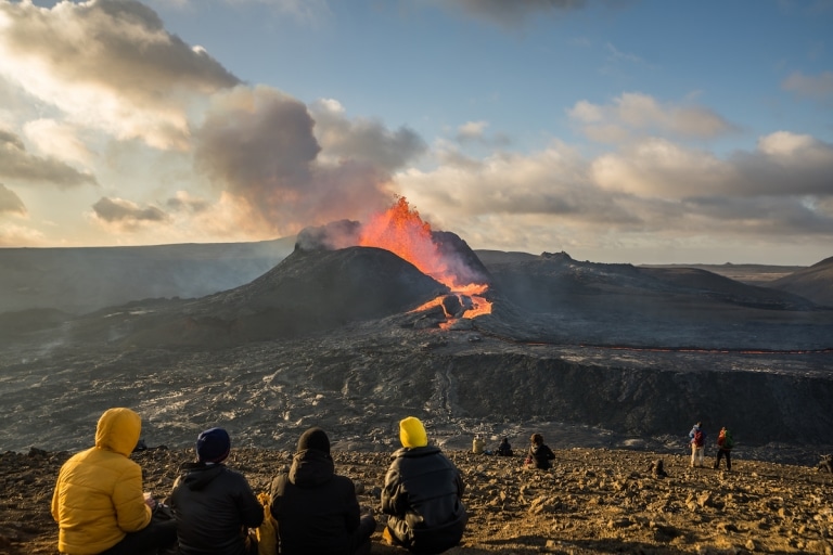 Unbelievable Photos Of Iceland S Fagradalsfjall Volcano Erupting