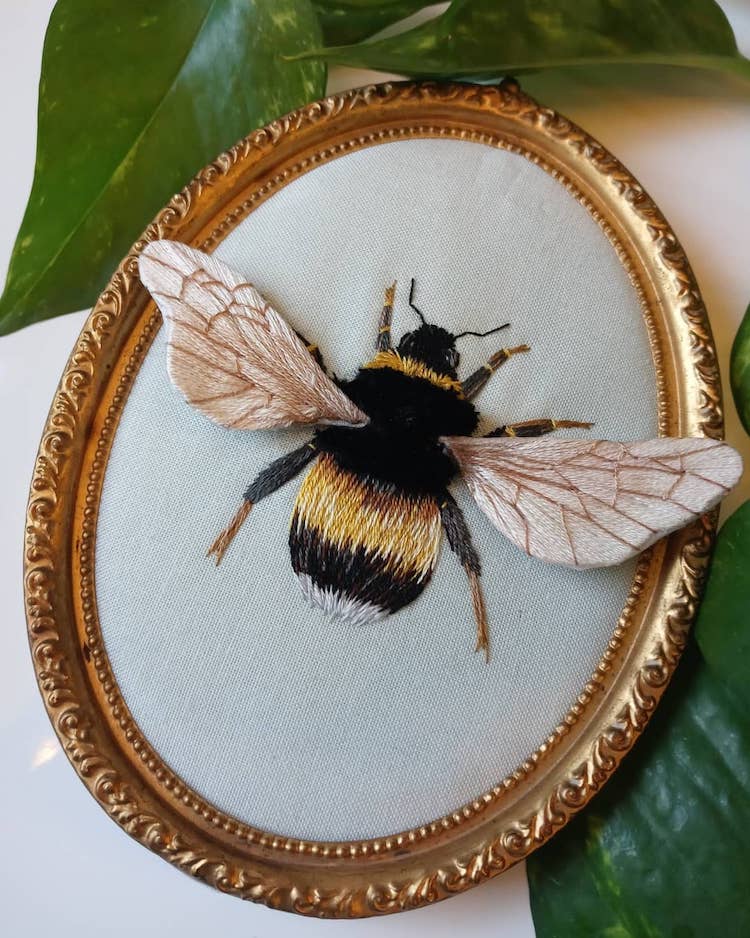 broderie abeille par Megan Zaniewski