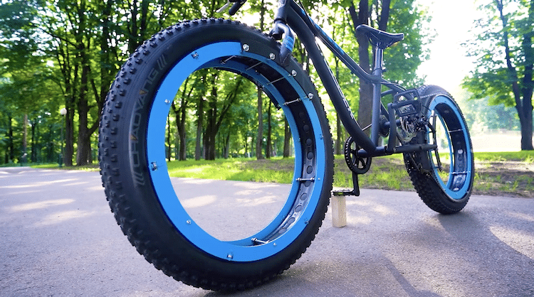 Engineer Crafts an Amazing Hubless Bike With No Spokes on Its Wheels