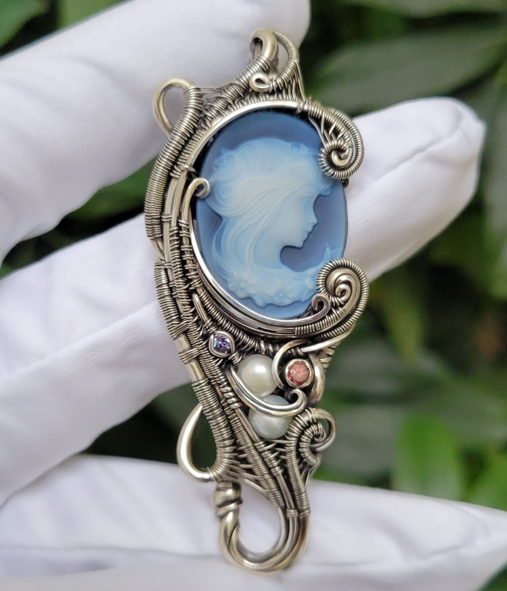 A Brief History of Cameo Jewelry and How It's Still Popular Today