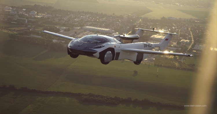 La voiture volante AirCar par Klein Vision