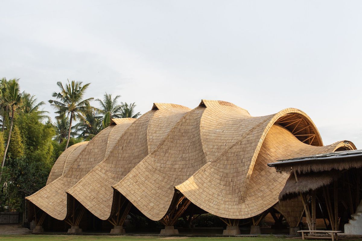D couvrez La Structure En Bambou Con ue Pour La Green School De Bali