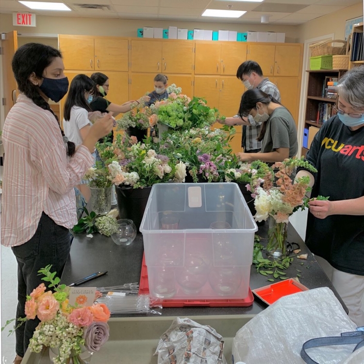 Medical Student Sends Wedding Flowers to Hospital Patients