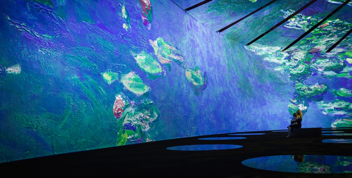 Photo de l'intérieur de l'exposition Beyond Monet