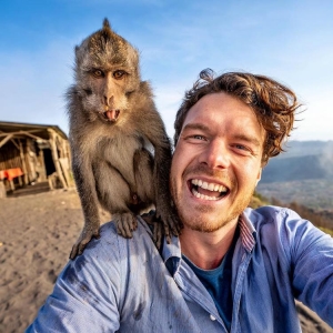 Legendary 'Animal Whisperer' Snaps the Best Selfies With Wild Animals