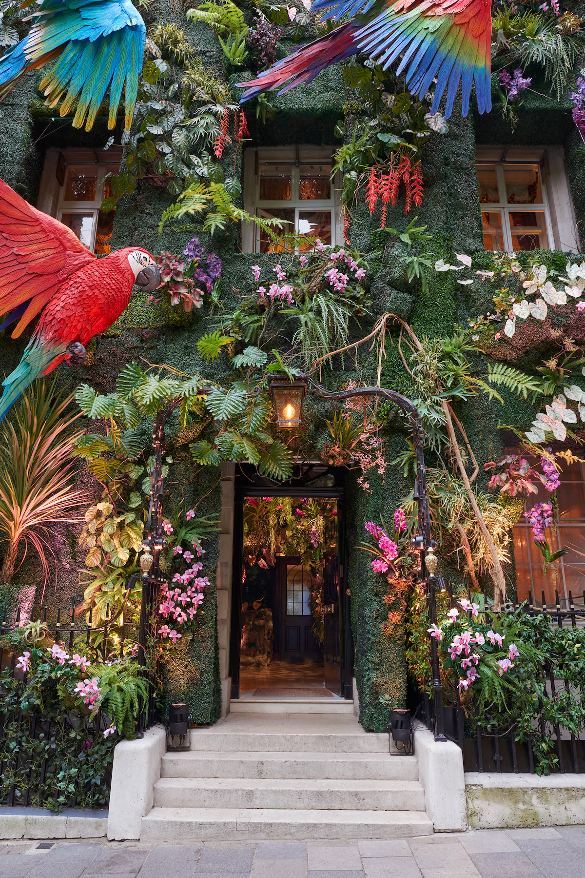 Rainforest Façade Graces Annabel’s in Mayfair London