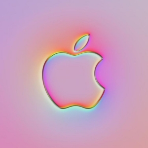 Designer Transforms 36 Famous Logos Into Holographic Chrome Icons