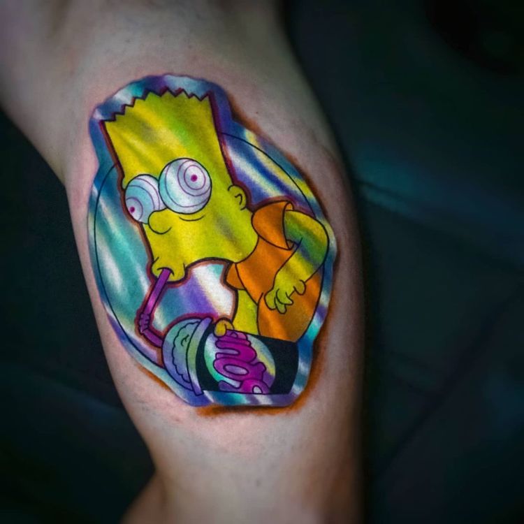 Tatuaje de Bart Simpson que parece una calcomanía