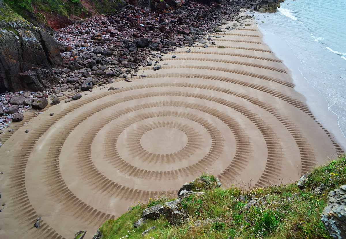 Land Art en la playa por Jon Foreman