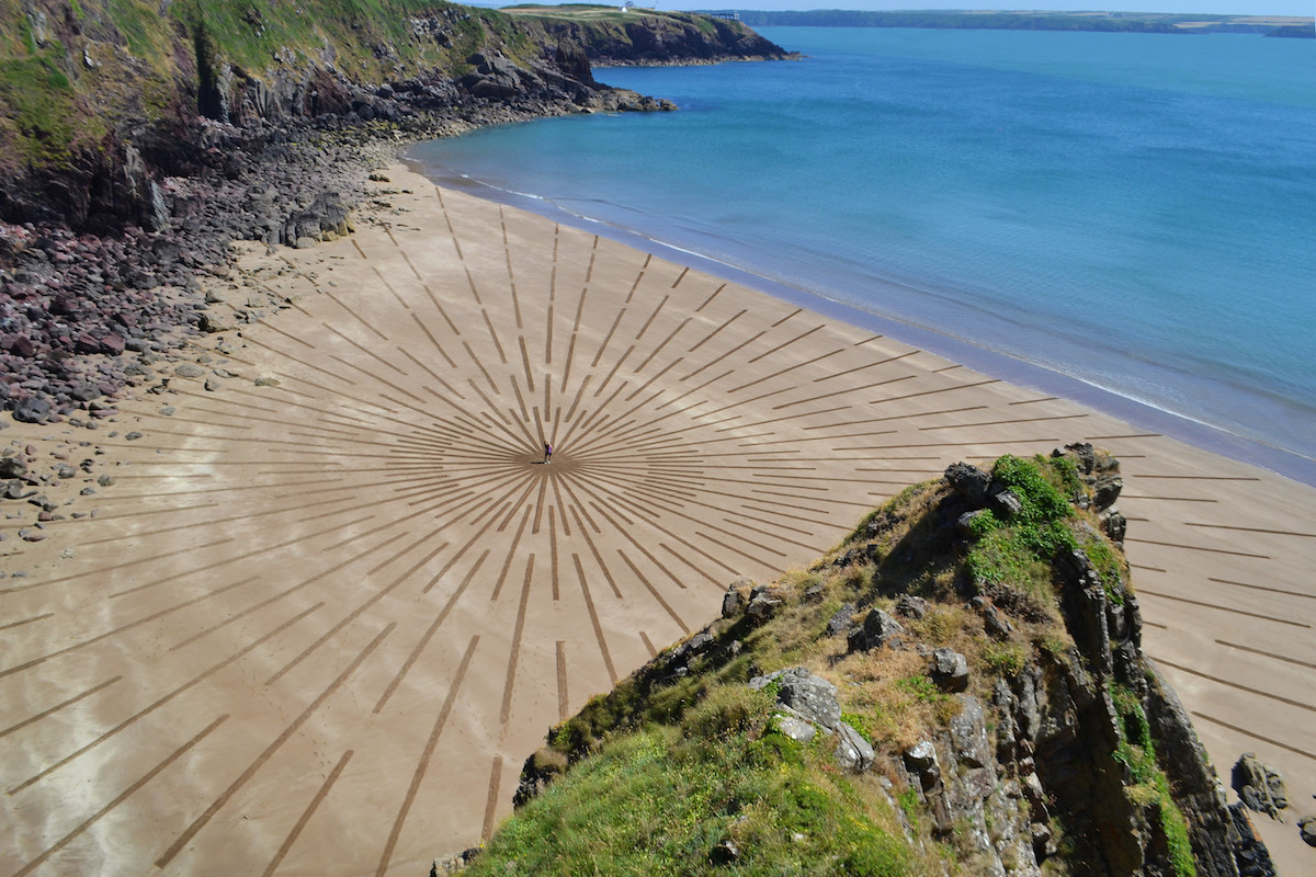 Land Art en la playa por Jon Foreman